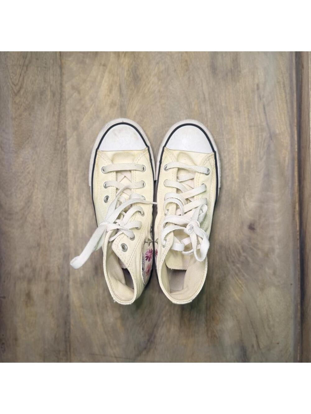 Converse Kid's Cream and White Trainer